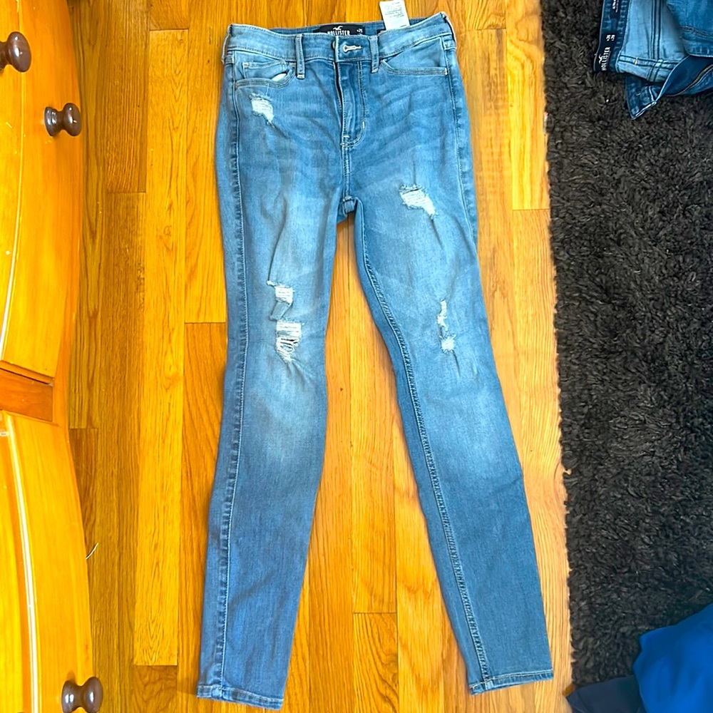 Hollister High-Rise Super Skinny Classic Stretch Ripped Jeans